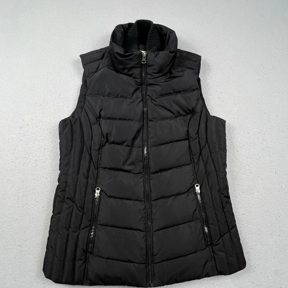 G.H. Bass Puffer Vest Womens Small Black Down Fill Quilted GHAW7836 Winter Layer